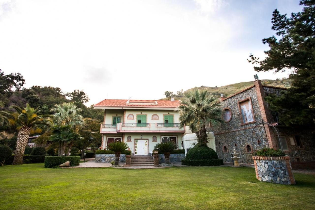 B & B Le Casette Sull'Albero Di Villa Alba Mesina Exterior foto